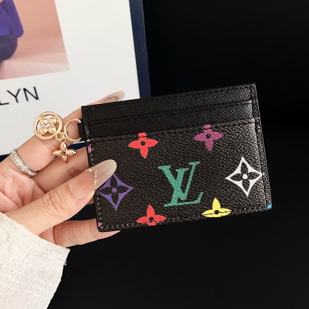 LV Luxury Card Holder - Double-Sided Monogram with 4-Leaf Charm (5-Card Capacity) LV Luxury Card Holder - Double-Sided Monogram with 4-Leaf Charm (5-Card Capacity)