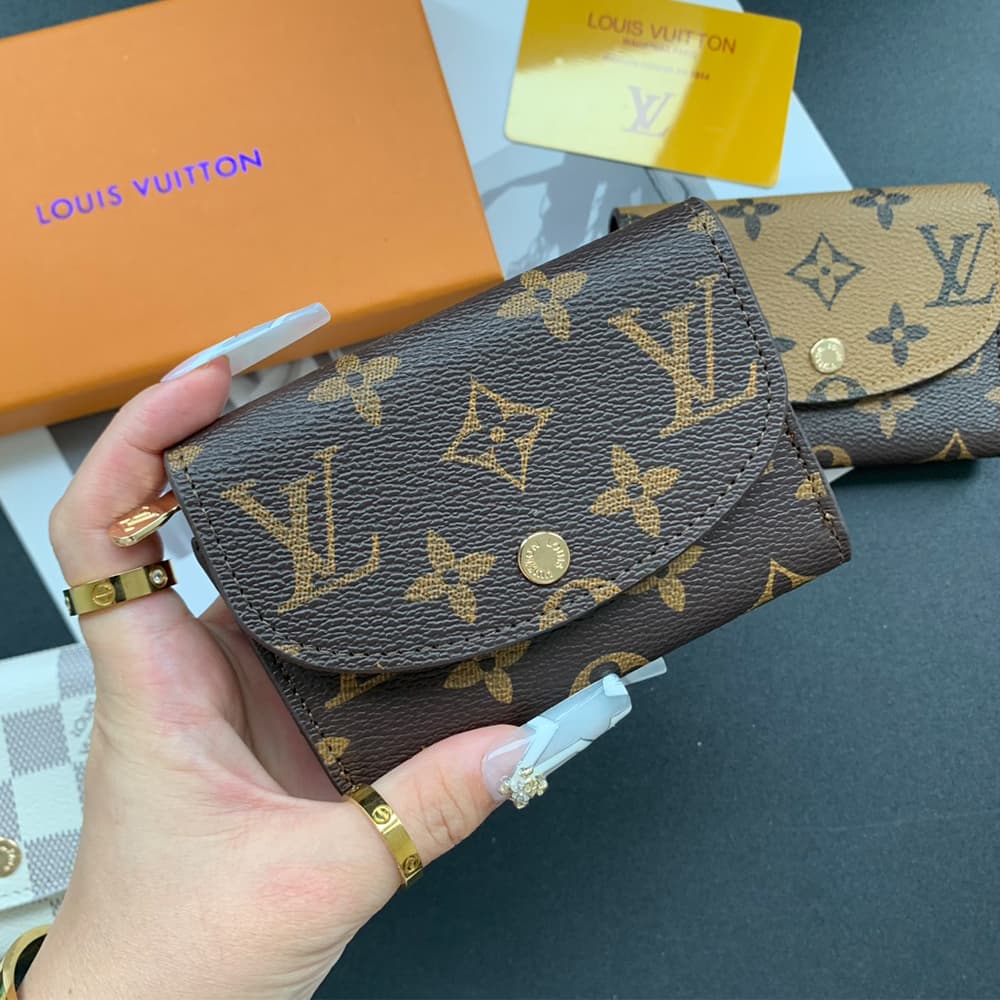 LV Luxury Card Holder - Monogram/Damier Design with Gold Accents (11x8cm) LV Luxury Card Holder - Monogram/Damier Design with Gold Accents (11x8cm)