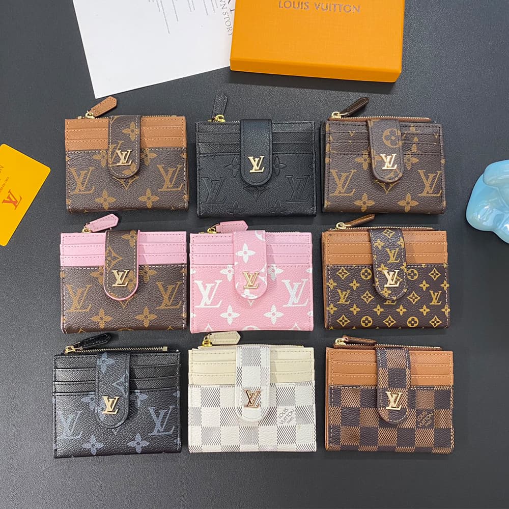Louis Vuitton Monogram Card Holder with LV Gold-Tone Closure
