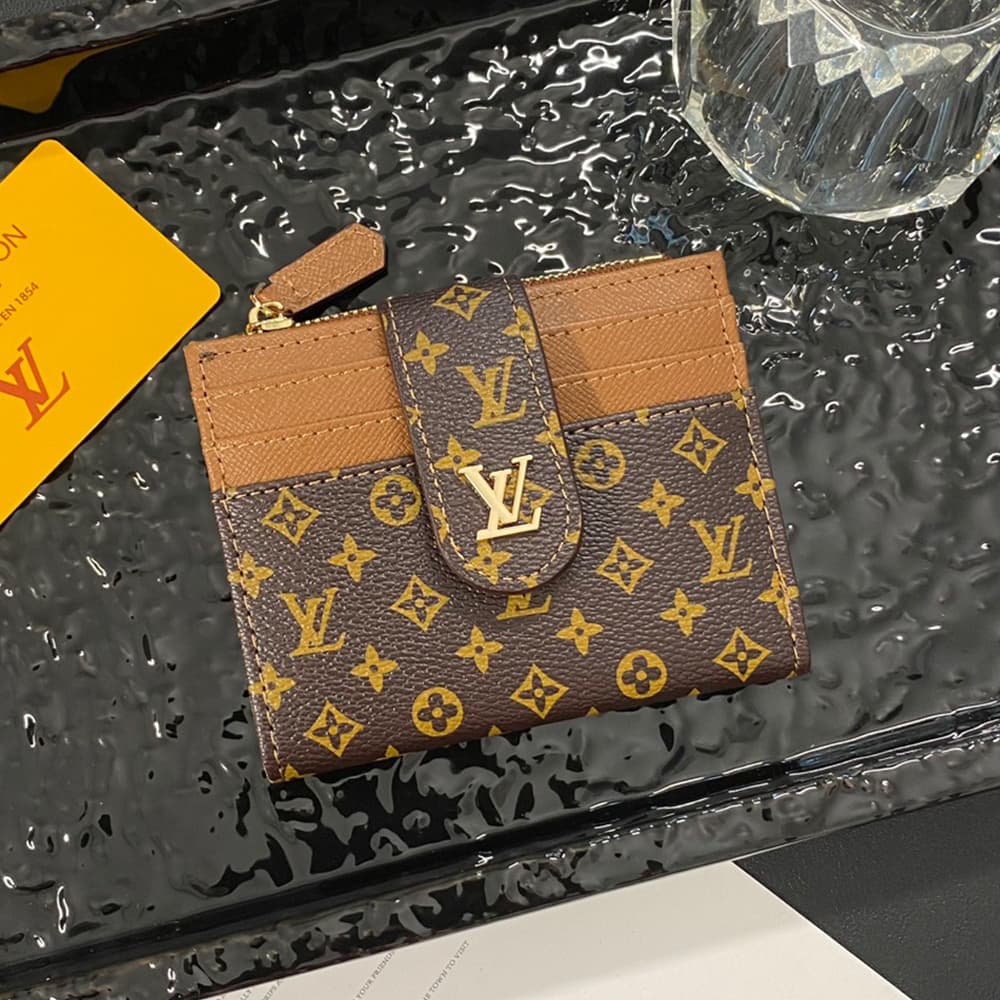 Louis Vuitton Monogram Card Holder with LV Gold-Tone Closure Louis Vuitton Monogram Card Holder with LV Gold-Tone Closure