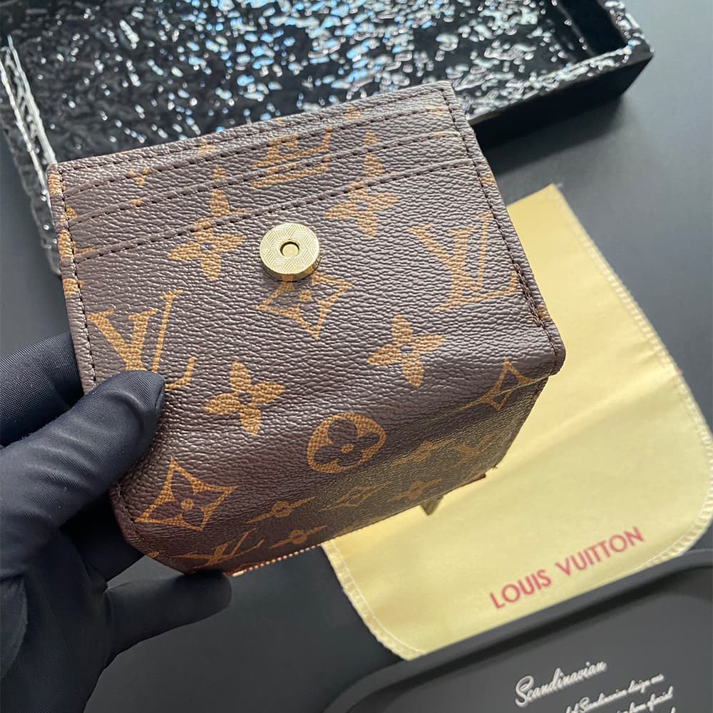 Louis Vuitton Monogram Card Holder with Zipper Pocket Louis Vuitton Monogram Card Holder with Zipper Pocket