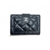 Chanel Black Quilted Leather Luxury Card Holder – Silver-toned CC Logo (7+ Card Slots & Zip Pocket)