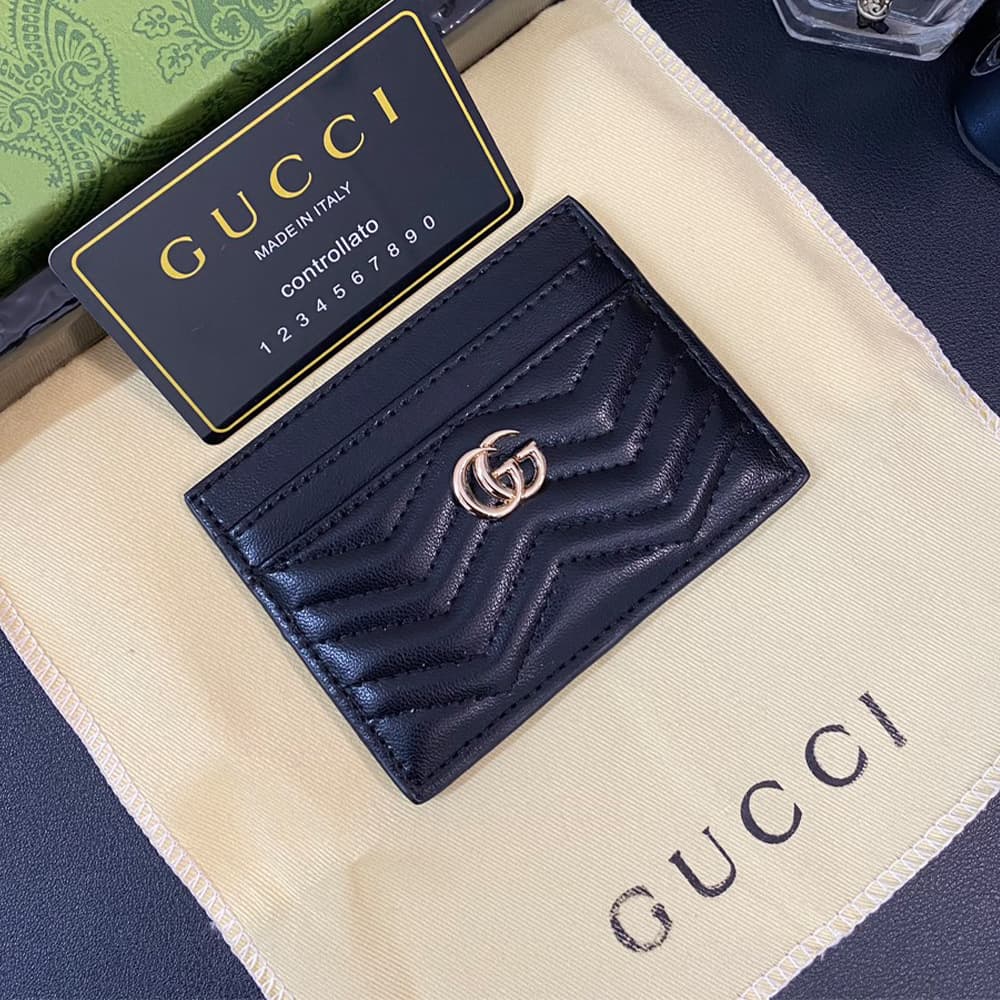 Gucci Wave Quilted Leather Luxury Card Holder – Gold-toned GG Logo (5 Card Slots)
