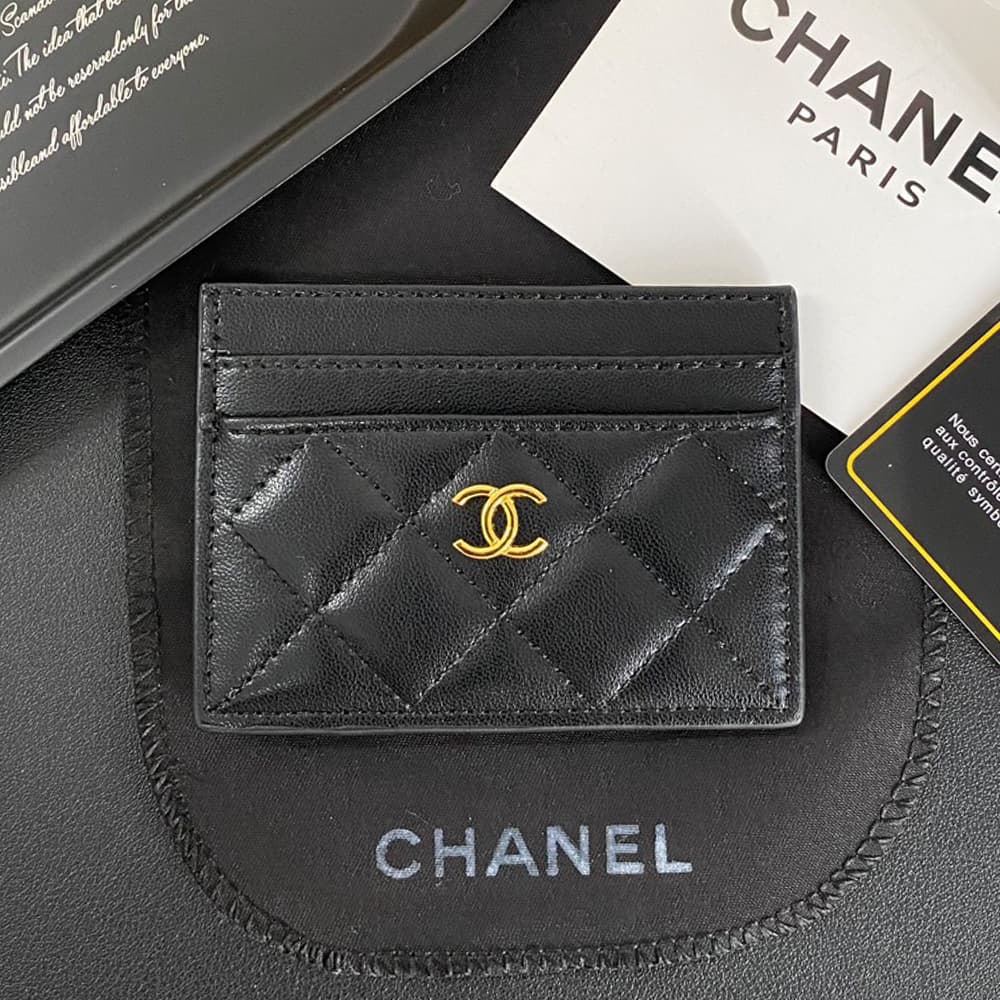 Chanel Diamond Quilted Luxury Card Holder - Gold-toned CC Logo (5 Card Slots)