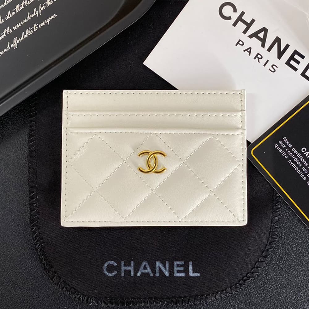 Chanel Diamond Quilted Luxury Card Holder - Gold-toned CC Logo (5 Card Slots)