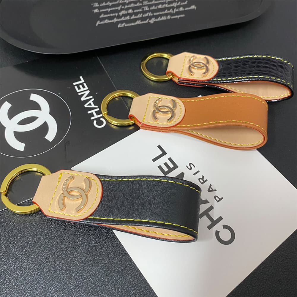 CHANEL CC Logo Keychain - Luxury Leather Key Ring with Gold Accents