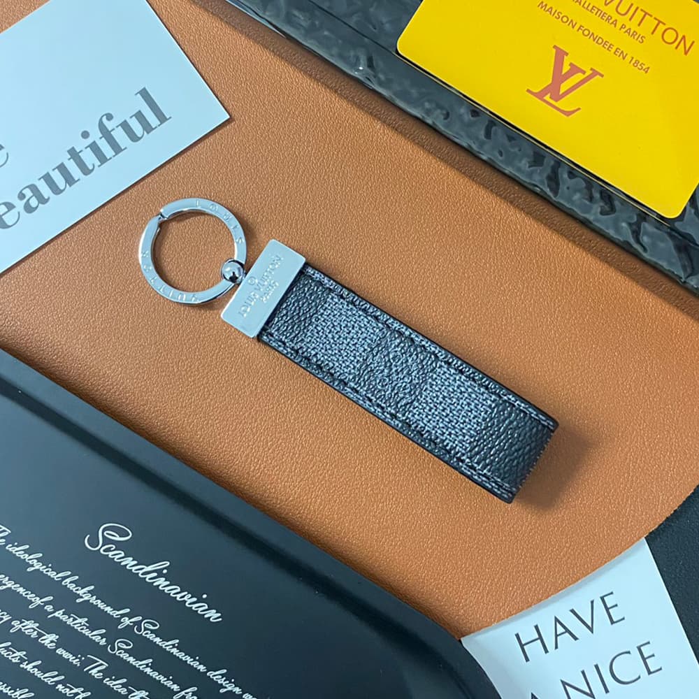 Louis Vuitton Silver-toned Ring Keychain - Monogram & Damier Patterns