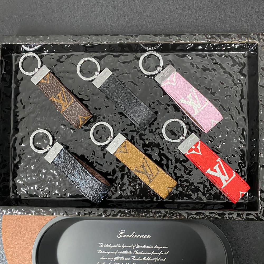 Louis Vuitton Silver-toned Ring Keychain - Monogram & Damier Patterns