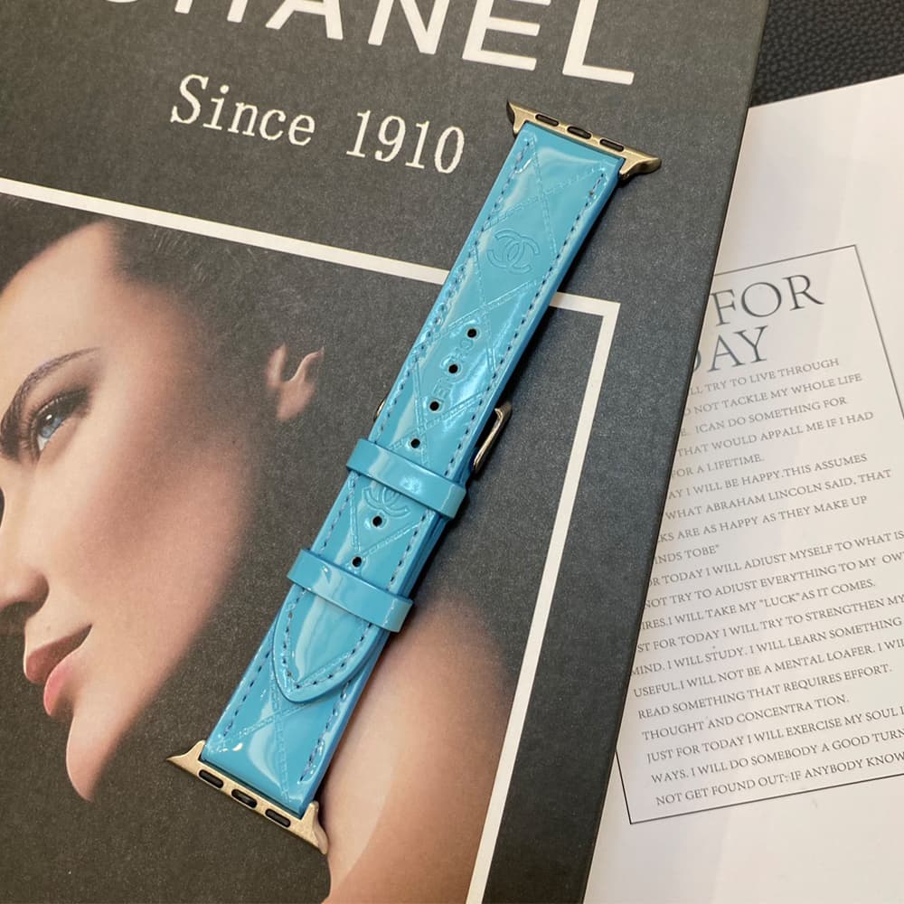 CHANEL Luxury Watch Band - Quilted Leather Strap with CC Logo (Fit Apple Watch & Galaxy Watch) CHANEL Luxury Watch Band - Quilted Leather Strap with CC Logo (Fit Apple Watch & Galaxy Watch)