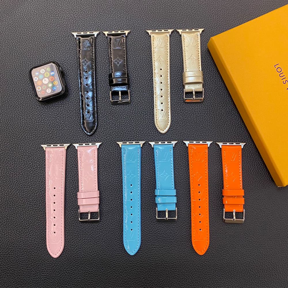 Louis Vuitton Luxury Watch Band - Monogram Leather Strap with LV Logo (Fits Apple Watch & Galaxy Watch) Louis Vuitton Luxury Watch Band - Monogram Leather Strap with LV Logo (Fits Apple Watch & Galaxy Watch)