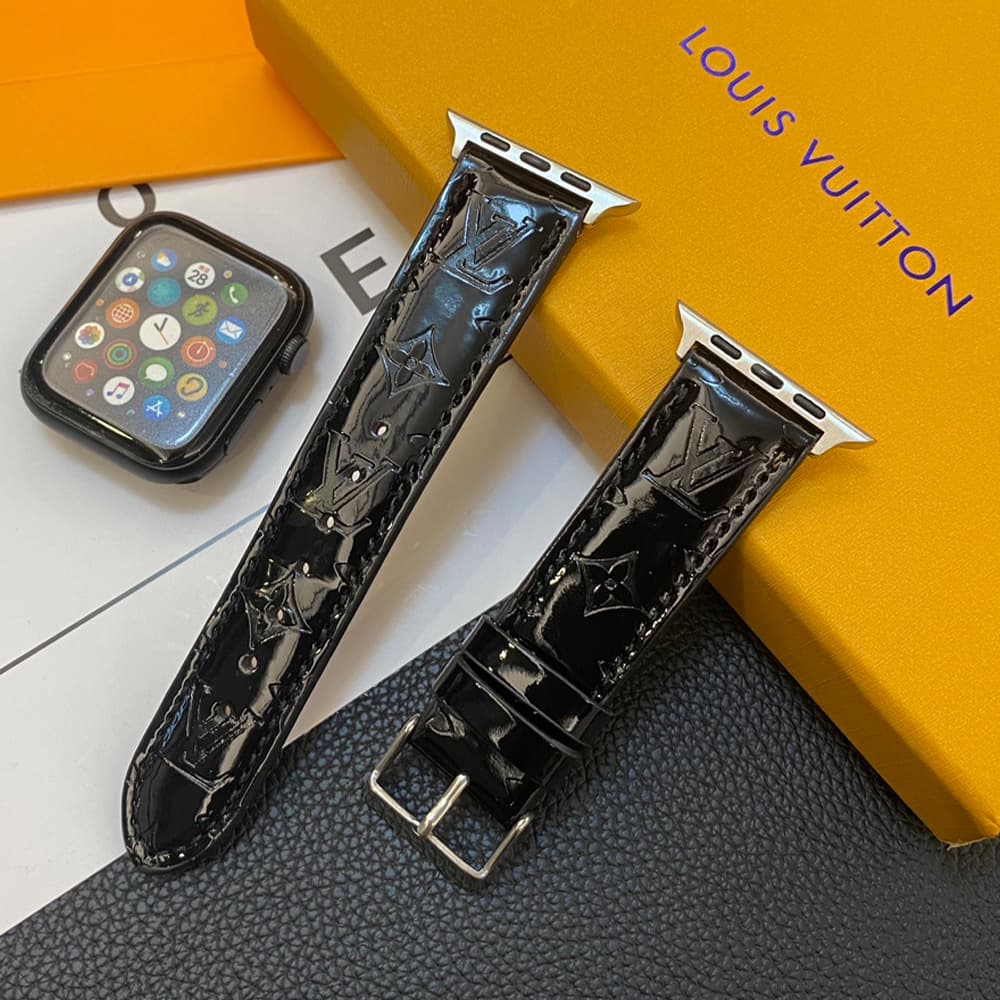 Louis Vuitton Luxury Watch Band - Monogram Leather Strap with LV Logo (Fits Apple Watch & Galaxy Watch) Louis Vuitton Luxury Watch Band - Monogram Leather Strap with LV Logo (Fits Apple Watch & Galaxy Watch)