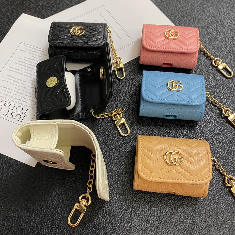Gucci GG Luxury AirPods & Samsung Buds Case - Wave Pattern with Gold Chain Gucci GG Luxury AirPods & Samsung Buds Case - Wave Pattern with Gold Chain