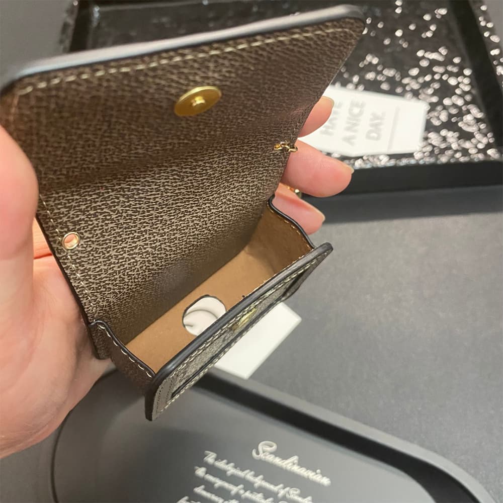 Gucci GG Luxury AirPods & Samsung Buds Case - Monogram with Web Strap & Metal Logo Gucci GG Luxury AirPods & Samsung Buds Case - Monogram with Web Strap & Metal Logo