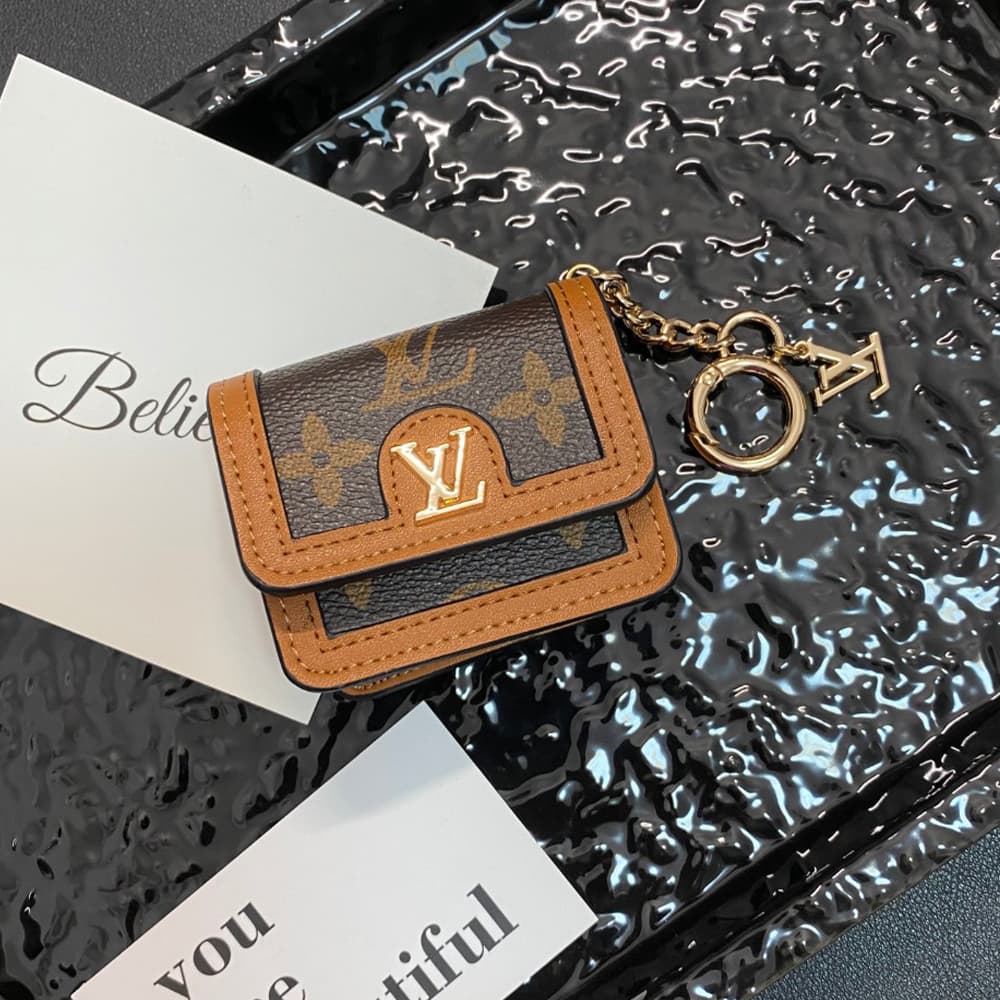 Louis Vuitton Luxury AirPods & Samsung Buds Case - Monogram/Damier with LV Charm & Chain Louis Vuitton Luxury AirPods & Samsung Buds Case - Monogram/Damier with LV Charm & Chain