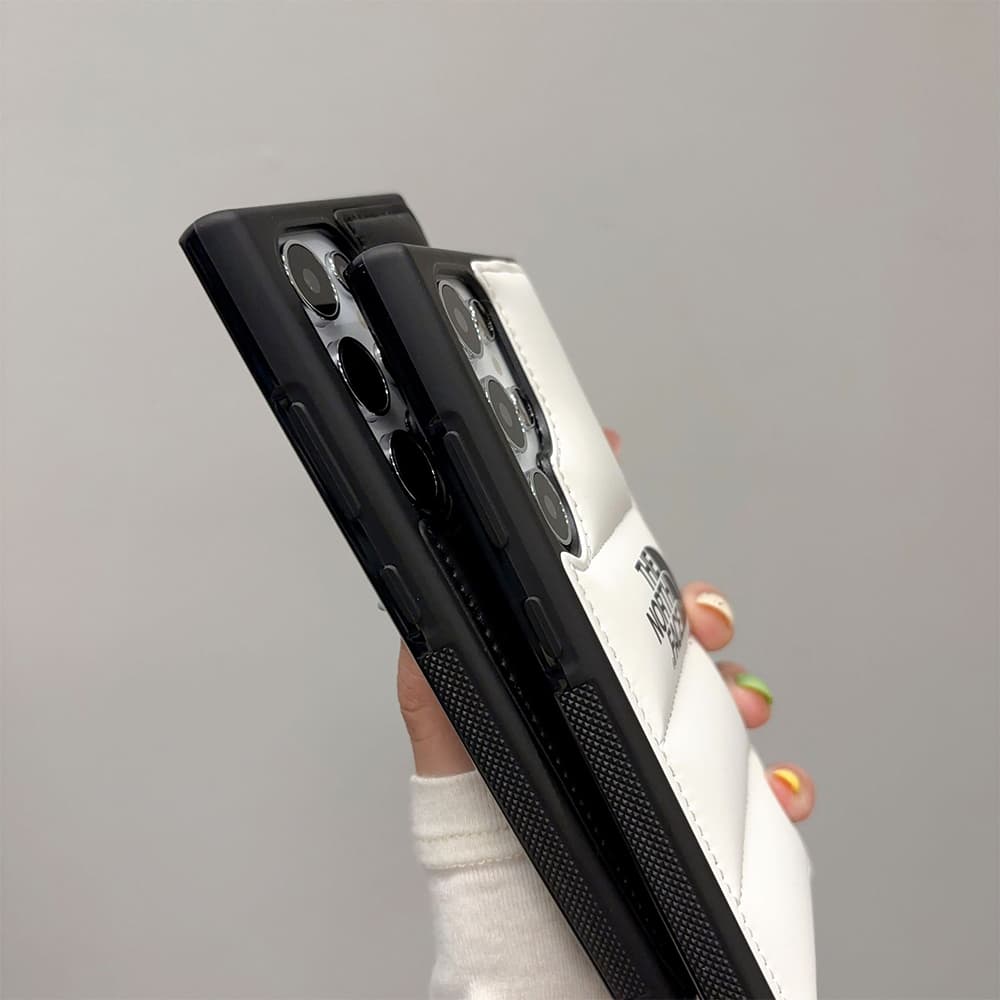 THE NORTH FACE Luxury Samsung Galaxy Case - Puffer Quilted Design with Logo (Fit S Series) THE NORTH FACE Luxury Samsung Galaxy Case - Puffer Quilted Design with Logo (Fit S Series)