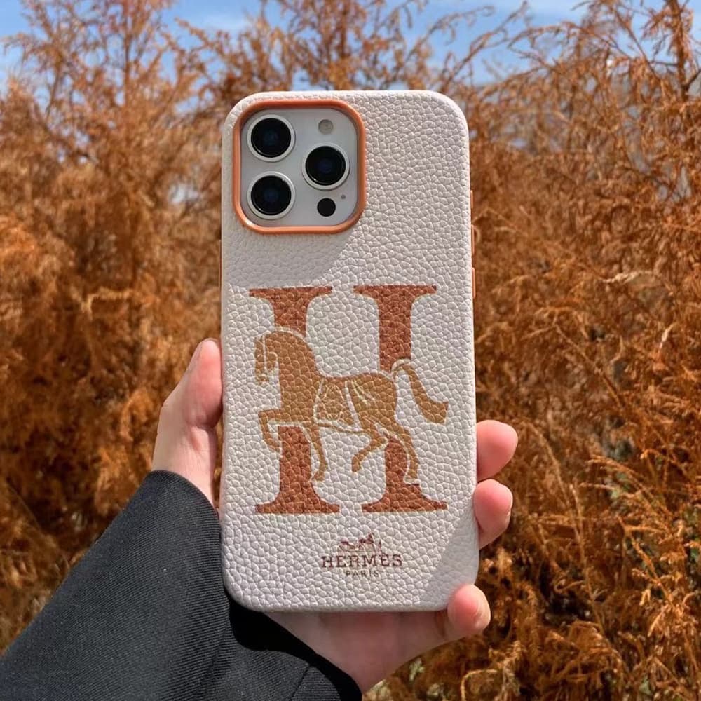 Hermès Paris Luxury iPhone Case - Iconic Carriage Design with Premium Leather Texture Hermès Paris Luxury iPhone Case - Iconic Carriage Design with Premium Leather Texture