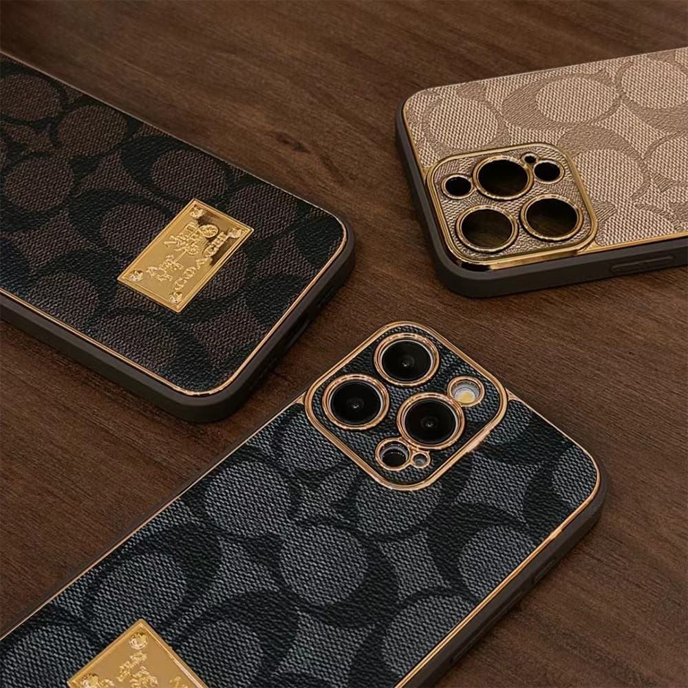 Coach Luxury Phone Case - Signature Print & Metal Logo iPhone Cover for Apple Devices Coach Luxury Phone Case - Signature Print & Metal Logo iPhone Cover for Apple Devices
