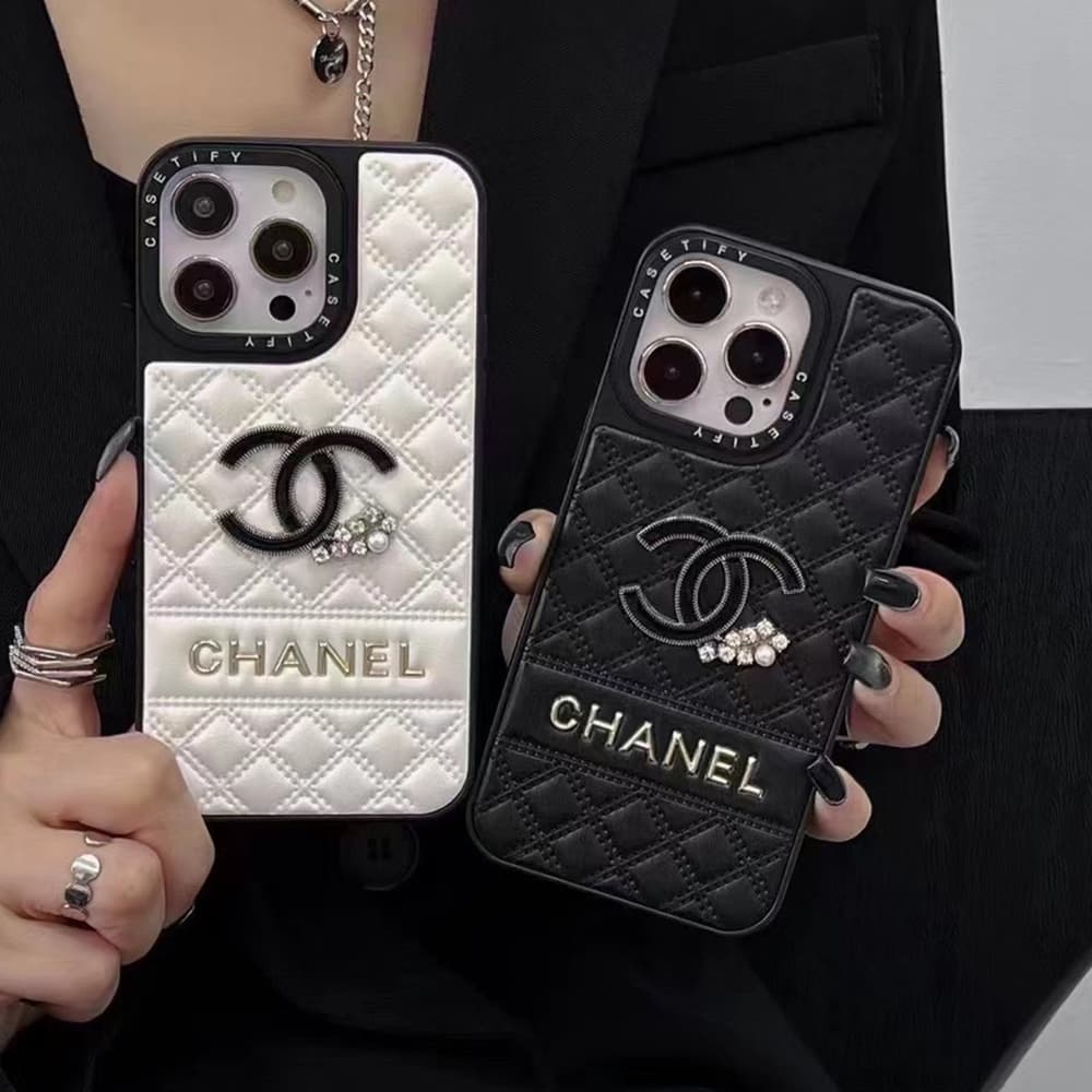 CHANEL CC Logo With Crystal Accents Designer iPhone Case - Diamond Quilted Leather