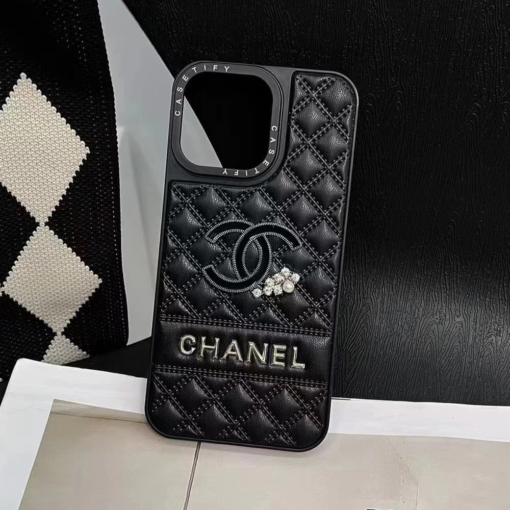 CHANEL CC Logo With Crystal Accents Designer iPhone Case - Diamond Quilted Leather
