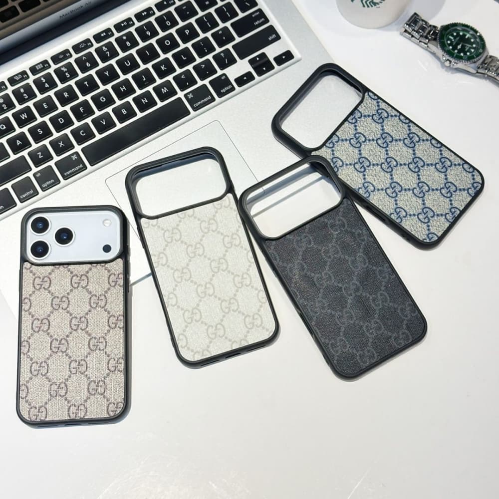 Gucci MagSafe iPhone Case - GG Supreme Pattern