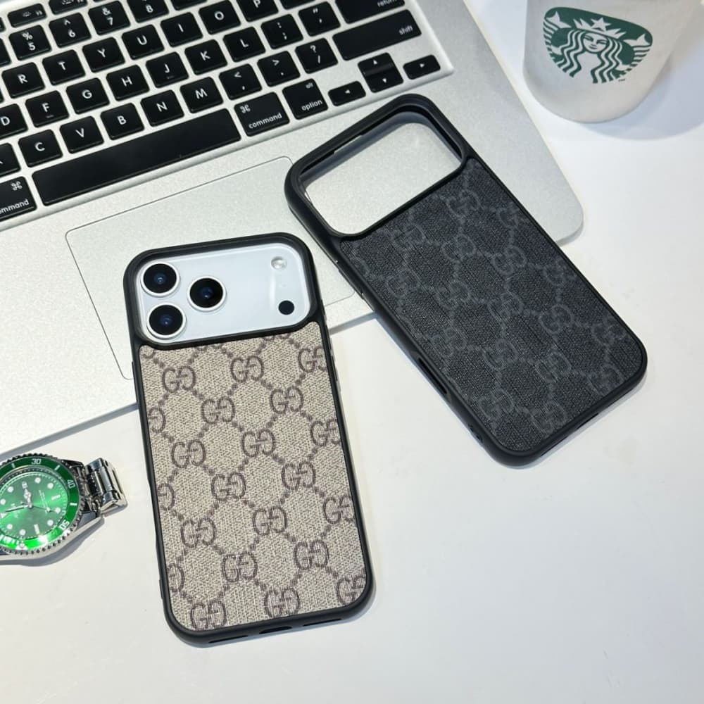 Gucci MagSafe iPhone Case - GG Supreme Pattern