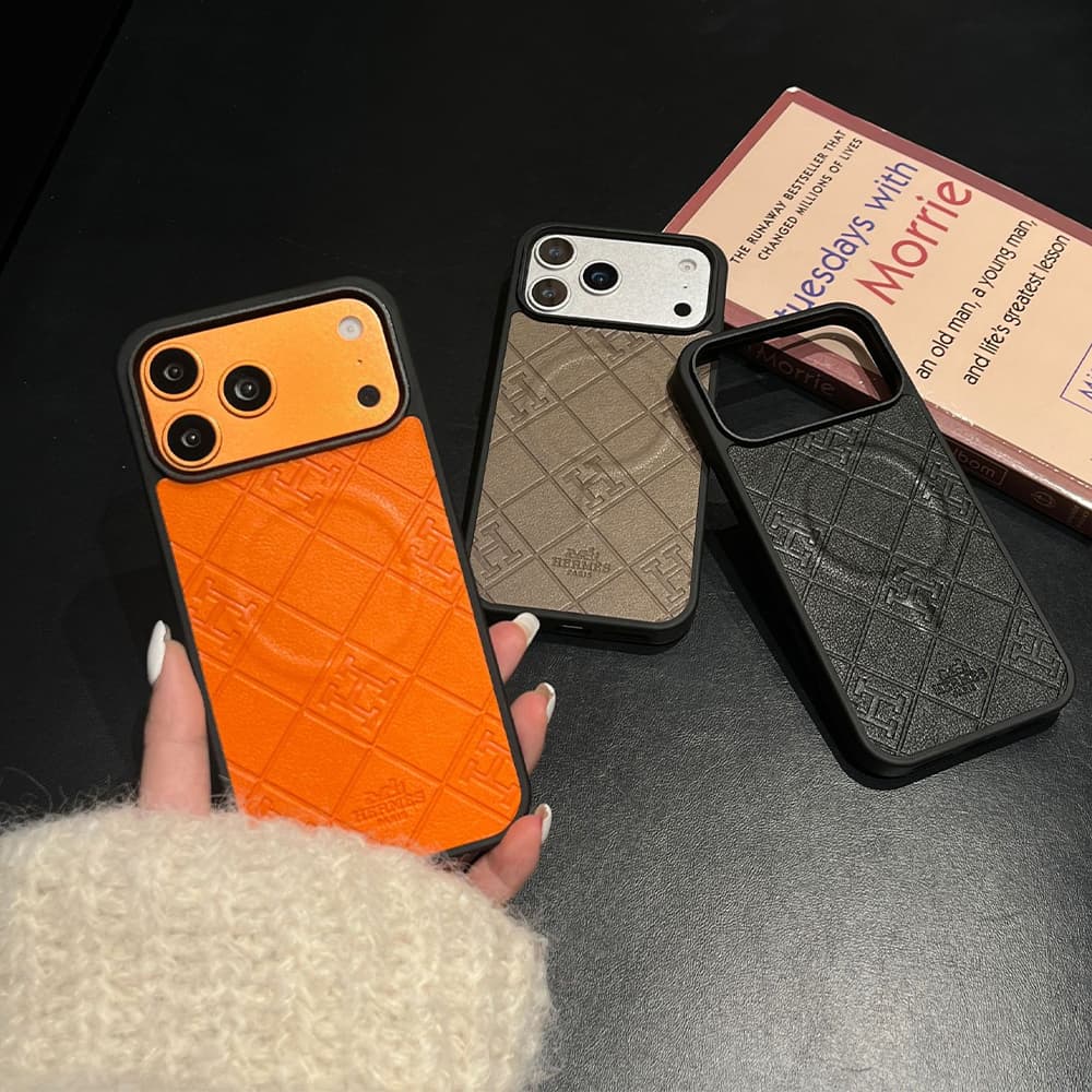 Hermès MagSafe H Quilted Embossed Leather iPhone Case