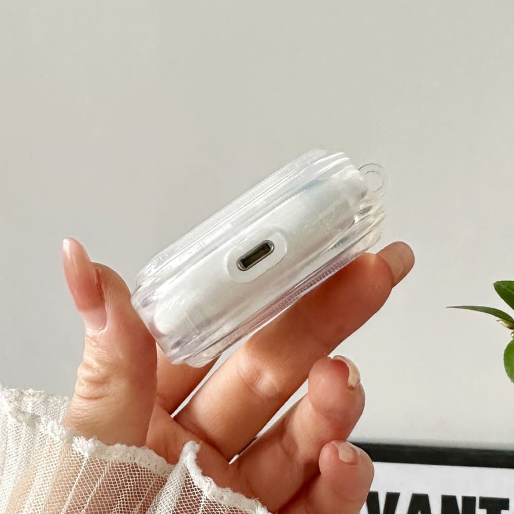 Crystal Clear AirPods Case with Detachable Hook – Anti-Scratch & Shockproof Protective Cover